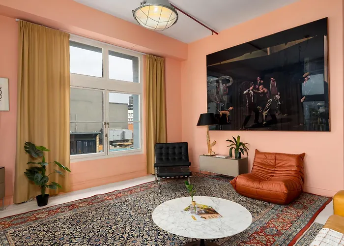 Wolroy House 303